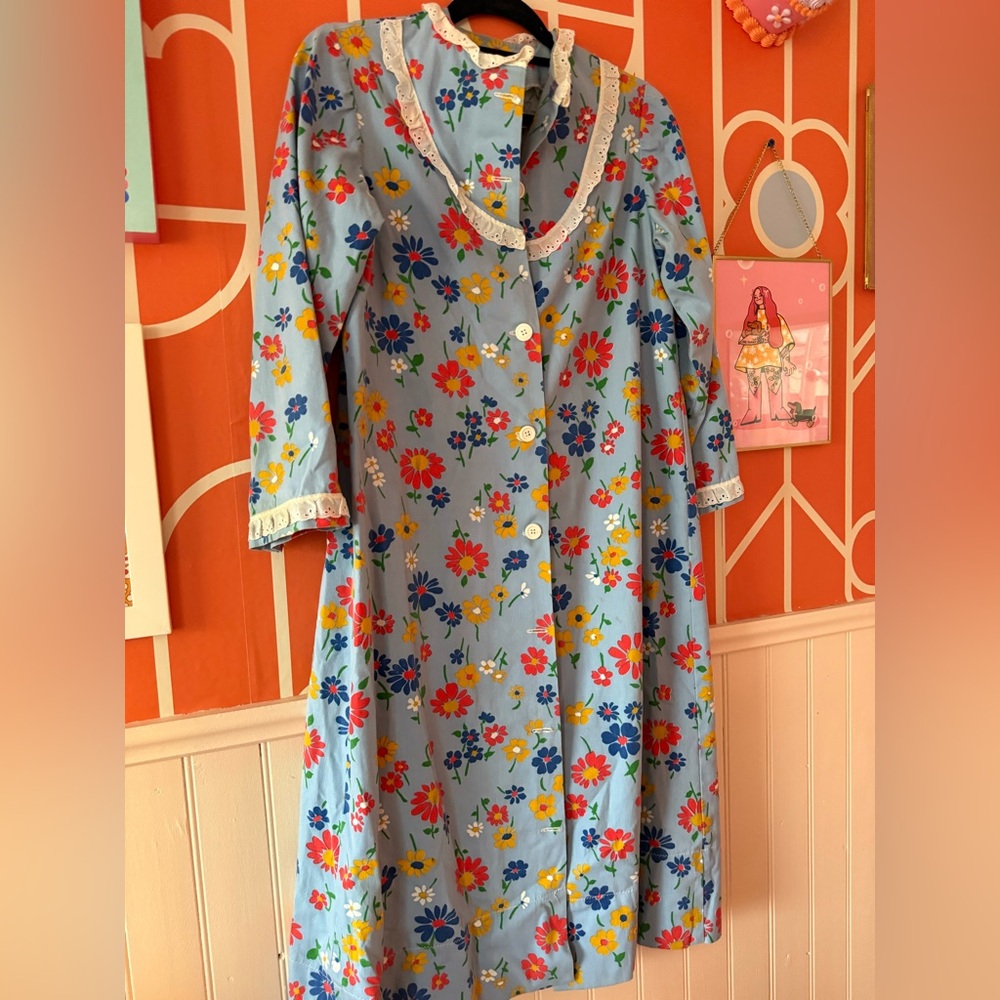 Floral Button-Up Dress/Duster coat with Lace Trim